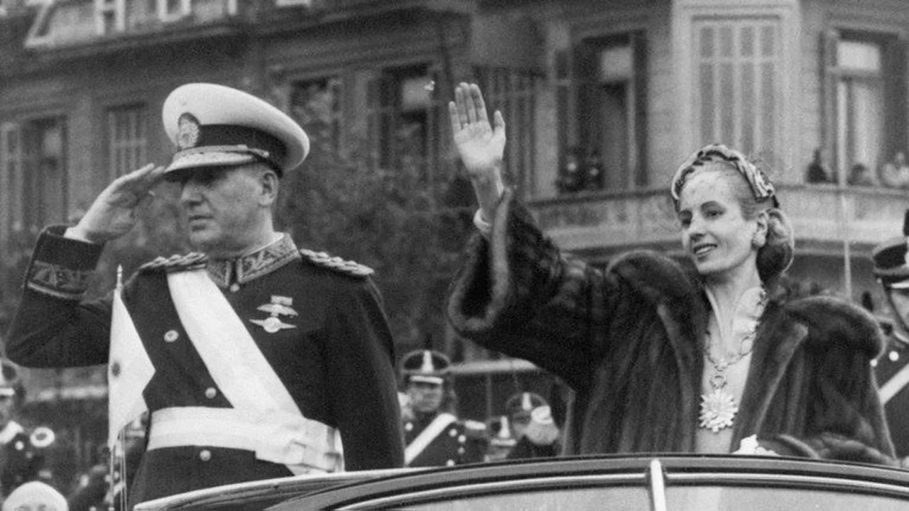 Juan Domingo Perón y Eva Perón en la asunción de 1946.