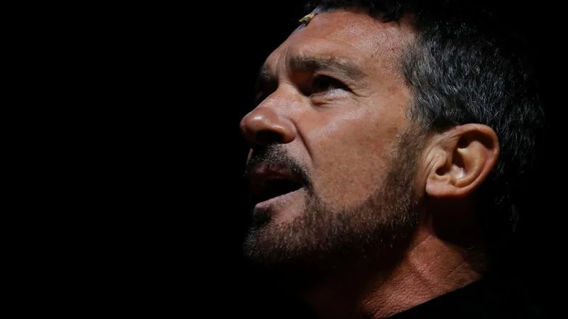 Un asunto de familia: Antonio Banderas recluta a su hija para un musical español