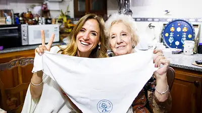 En la previa del cierre de campaña, Tolosa Paz se reunió con Estela de Carlotto En la previa del cierre de campaña, Tolosa Paz se reunió con Estela de Carlotto