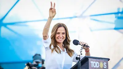 Tolosa Paz, en el cierre de campaña: "No hacemos política con la muerte y el dolor de nuestro pueblo" Tolosa Paz, en el cierre de campaña: "No hacemos política con la muerte y el dolor de nuestro pueblo"