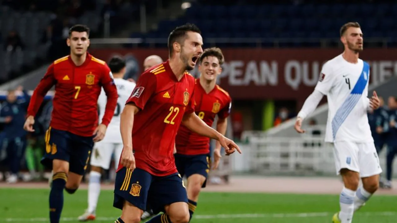 España pasa a ser primera de grupo con un penalti de Sarabia que hunde a Grecia