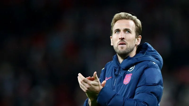 Inglaterra queda a un paso de clasificar al Mundial tras golear a Albania con triplete de Kane