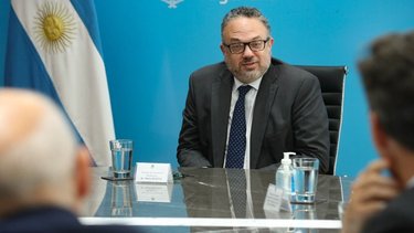 Kulfas: “Sabemos del impacto que tiene a nivel productivo la industria naval”