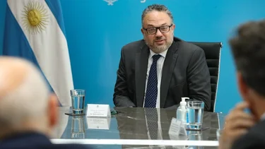 Kulfas: “Sabemos del impacto que tiene a nivel productivo la industria naval”