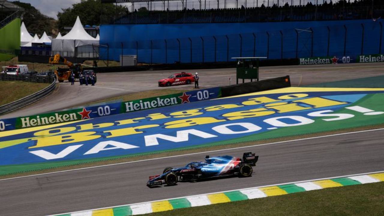Alonso lidera las últimas prácticas de F1 en Brasil