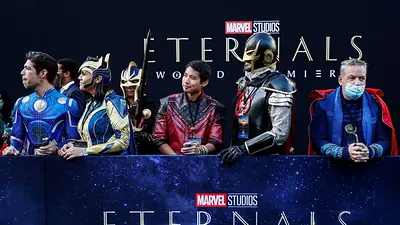 "Eternals" lidera taquilla en EEUU, superando a "Clifford the Big Red Dog" "Eternals" lidera taquilla en EEUU, superando a "Clifford the Big Red Dog"