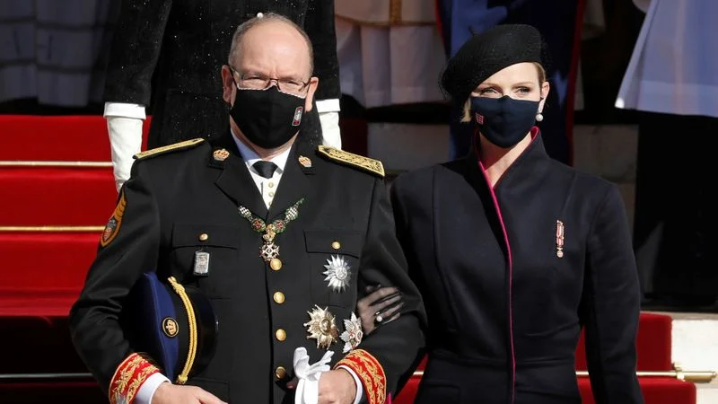 Princesa Charlene de Mónaco se ausenta de eventos públicos, palacio dice que necesita recuperarse