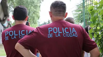 Detienen a policía de la Ciudad que atropelló a una mujer de 65 años y se fugó. Detienen a policía de la Ciudad que atropelló a una mujer de 65 años y se fugó.