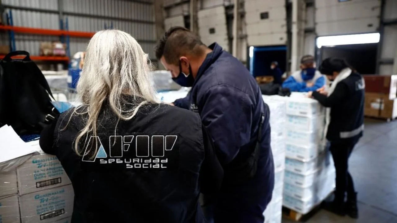 Operativo de AFIP y Ministerio de Trabajo detectó 40% de informalidad laboral en un centro de cargas