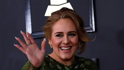 "Emocionalmente brillante": la cantante Adele lanza su nuevo álbum '30' "Emocionalmente brillante": la cantante Adele lanza su nuevo álbum '30'