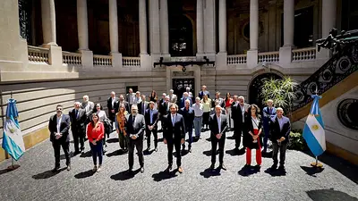 Cafiero y Kulfas se reunieron con 50 pymes para potenciar las exportaciones Cafiero y Kulfas se reunieron con 50 pymes para potenciar las exportaciones