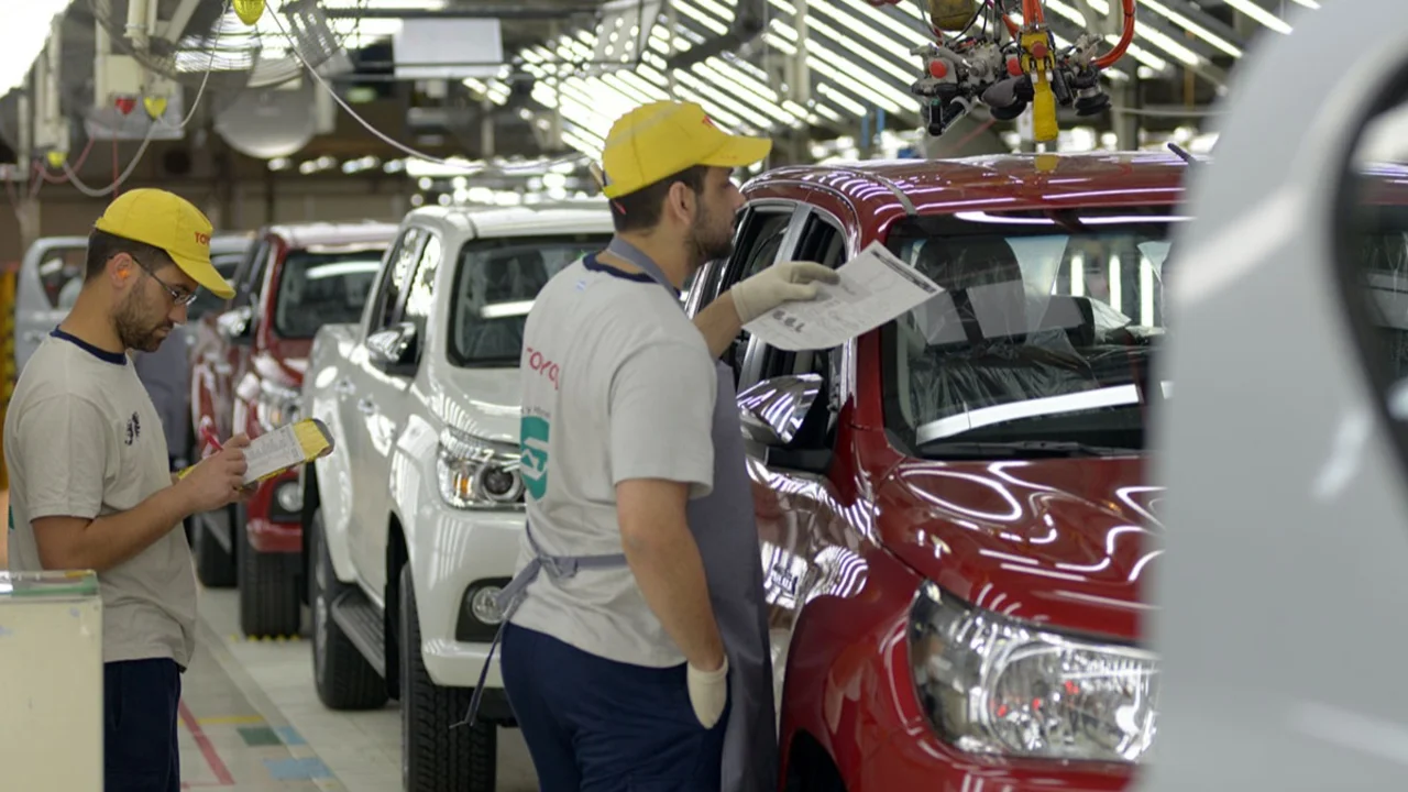 Toyota le anunció a Fernández inversiones para elevar la producción y generar trabajo