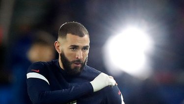 Condenan al futbolista francés Benzema a un año de cárcel con suspensión de pena