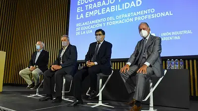 Gobierno y UIA buscan fortalecer el vínculo entre educación y trabajo Gobierno y UIA buscan fortalecer el vínculo entre educación y trabajo