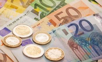 Récord de endeudamiento en España: el 35% de los consumidores planea pedir un crédito | Europa