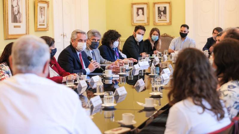 Fernández expresó "orgullo por ciencia y tecnología del país" 