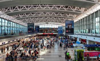 El Gobierno habilitó una nueva aerolínea low cost y anunció ventajas a otra | Low cost