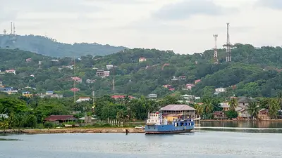 Honduras se prepara para elegir entre dos modelos de país contrapuestos Honduras se prepara para elegir entre dos modelos de país contrapuestos