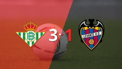 Triplete de Juanmi en el triunfo de Betis ante Levante por 3-1 Triplete de Juanmi en el triunfo de Betis ante Levante por 3-1