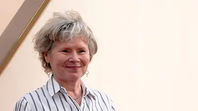 Imelda Staunton toma el relevo como la reina en la serie "The Crown" Imelda Staunton toma el relevo como la reina en la serie "The Crown"