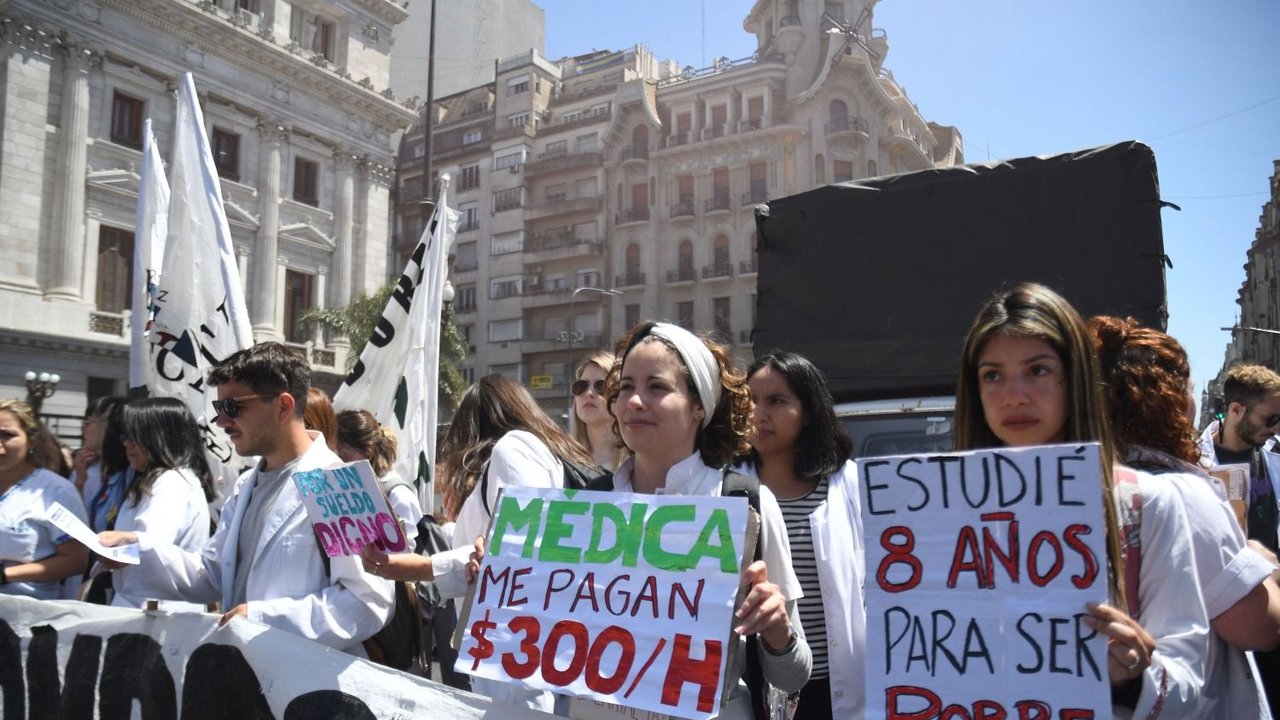 Médicos residentes.