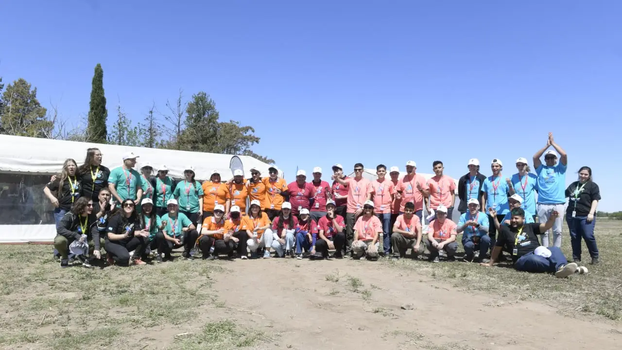 Cansat Argentina: se lanzaron cinco picosatélites diseñados por estudiantes argentinos