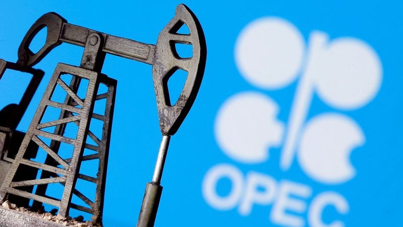 La OPEP+ mantendrá los niveles de producción de petróleo tras la nueva sanción al crudo ruso