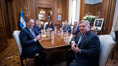 En la previa de su reaparición pública, Cristina Kirchner se reunió con el presidente de YPF En la previa de su reaparición pública, Cristina Kirchner se reunió con el presidente de YPF