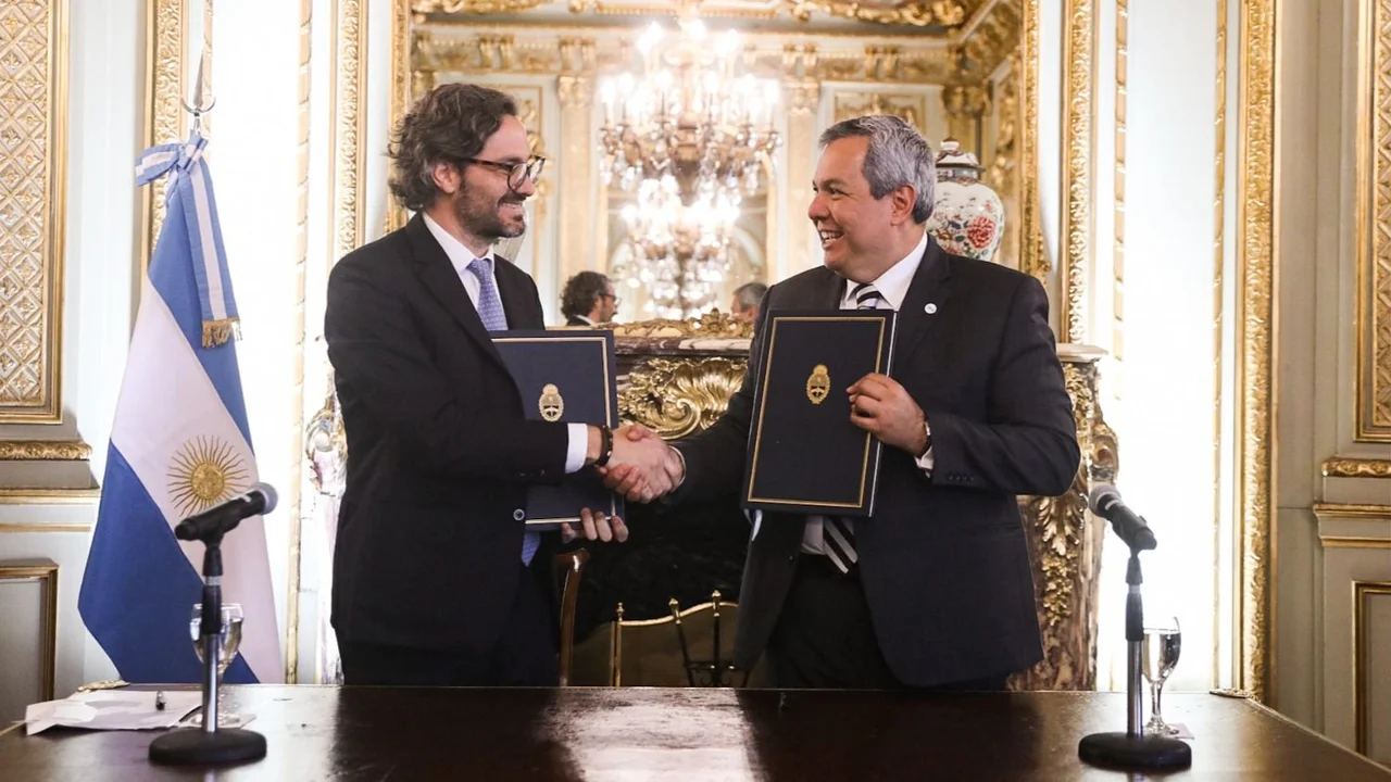 Cancillería y el BCIE firmaron un acuerdo por la apertura de oficinas del organismo en la Argentina