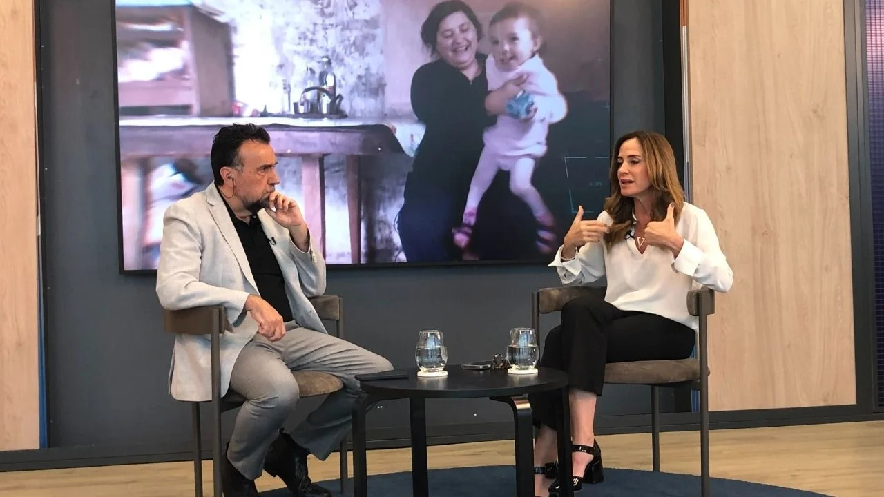 Victoria Tolosa Paz, Roberto Navarro