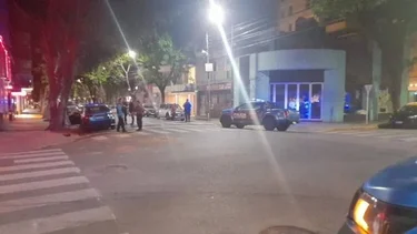 Le robó a una pareja, se escondió en un telo y pasó lo que todos pensaban