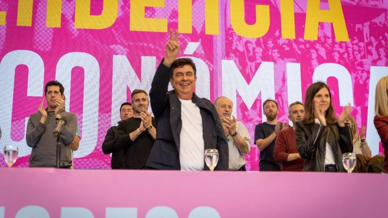 Espinoza puso paños fríos en la interna del FdT y destacó la "unidad" del PJ bonaerense