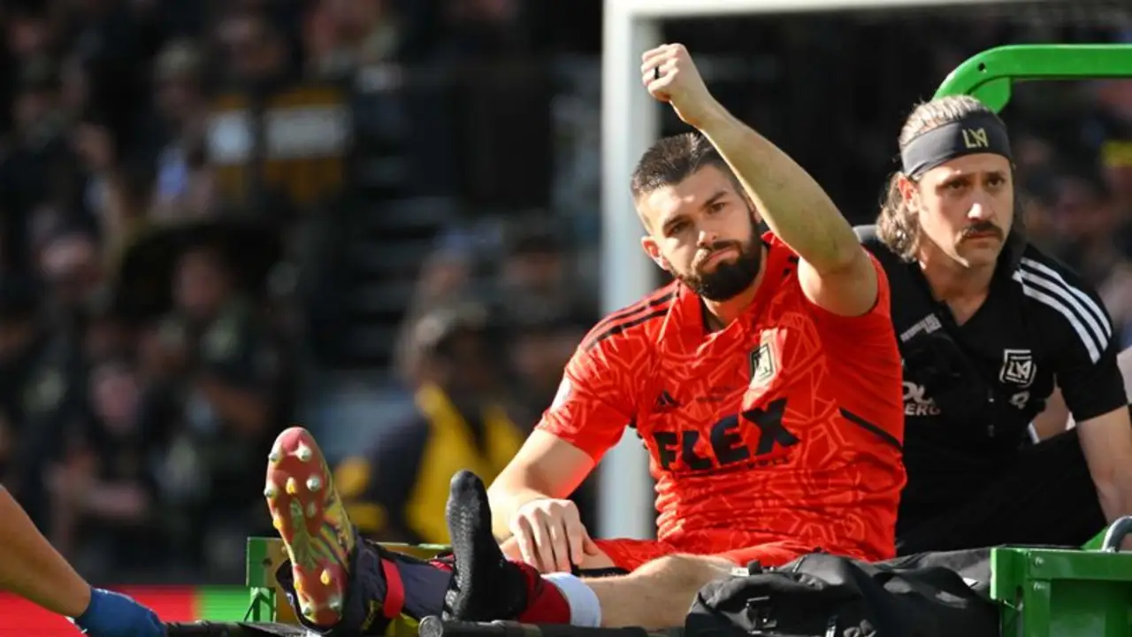Portero canadiense Crepeau se perderá el Mundial por una fractura en una pierna