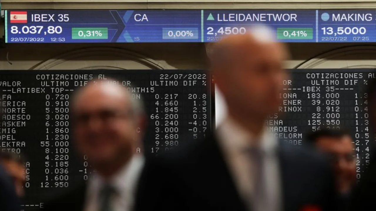 El Ibex-35 cierra al alza con la mirada en las elecciones de Estados Unidos