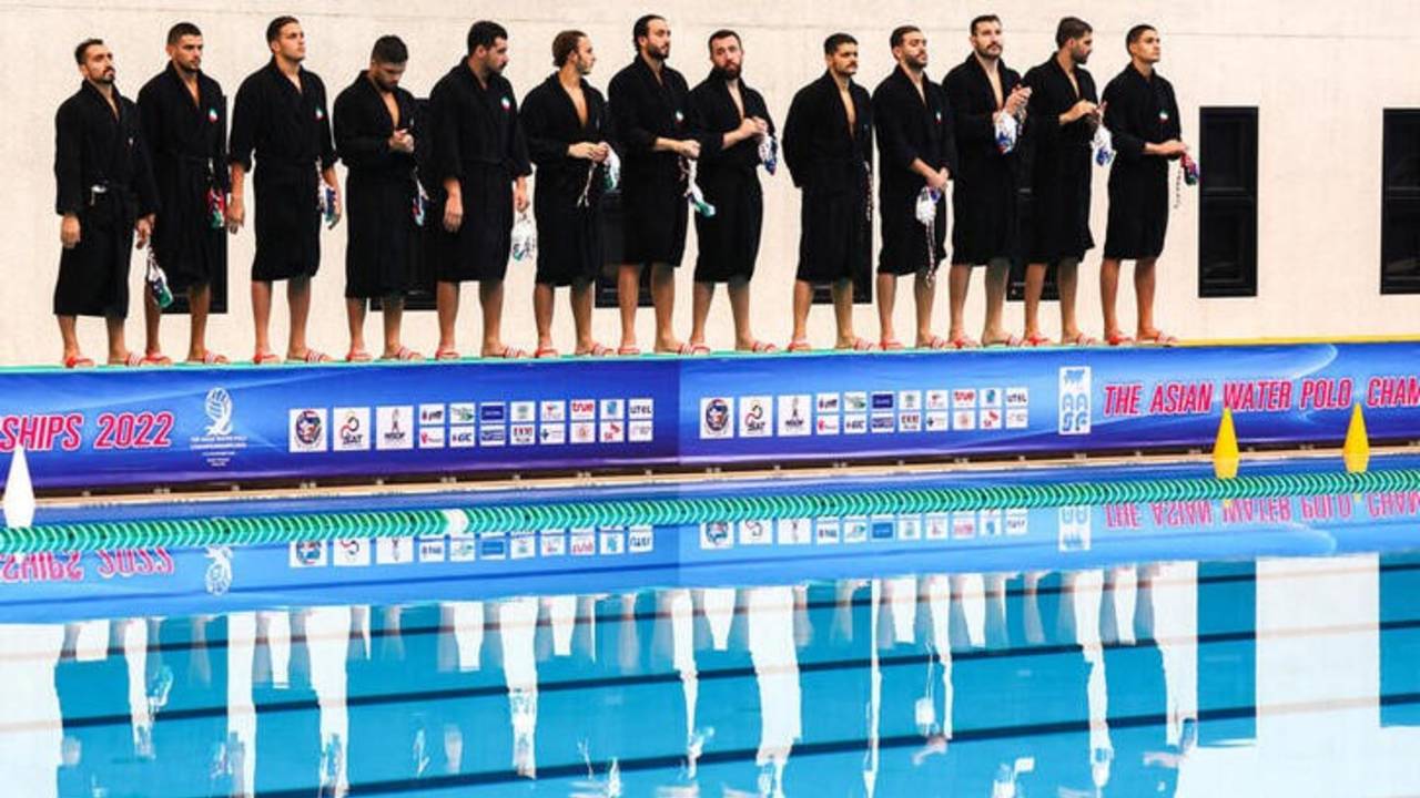 Redes sociales muestran que waterpolistas de Irán no cantaron himno, en supuesto apoyo a protestas