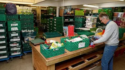 Por la crisis económica, crecen en Reino Unido los pedidos al banco de alimentos Por la crisis económica, crecen en Reino Unido los pedidos al banco de alimentos