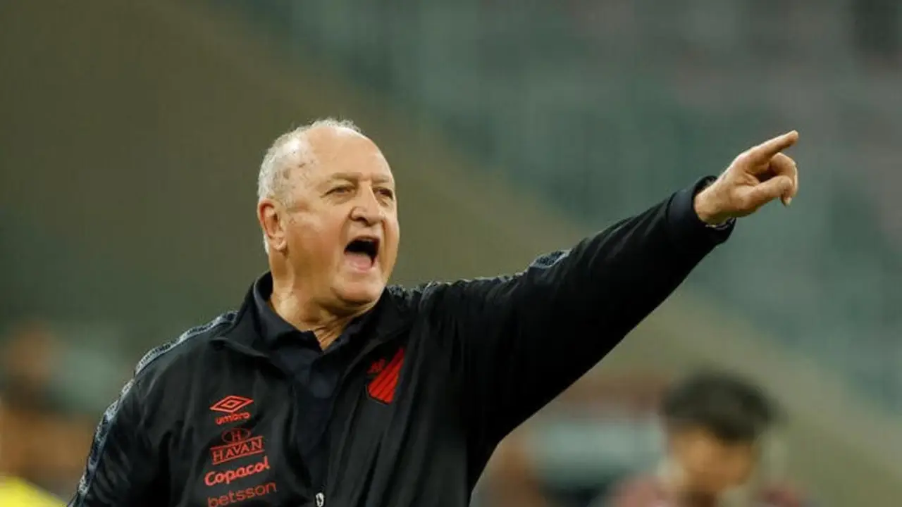 Exseleccionador brasileño Scolari anuncia su retirada como entrenador