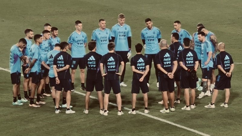 La Selección se entrenó antes del amistoso ante Emiratos Árabes