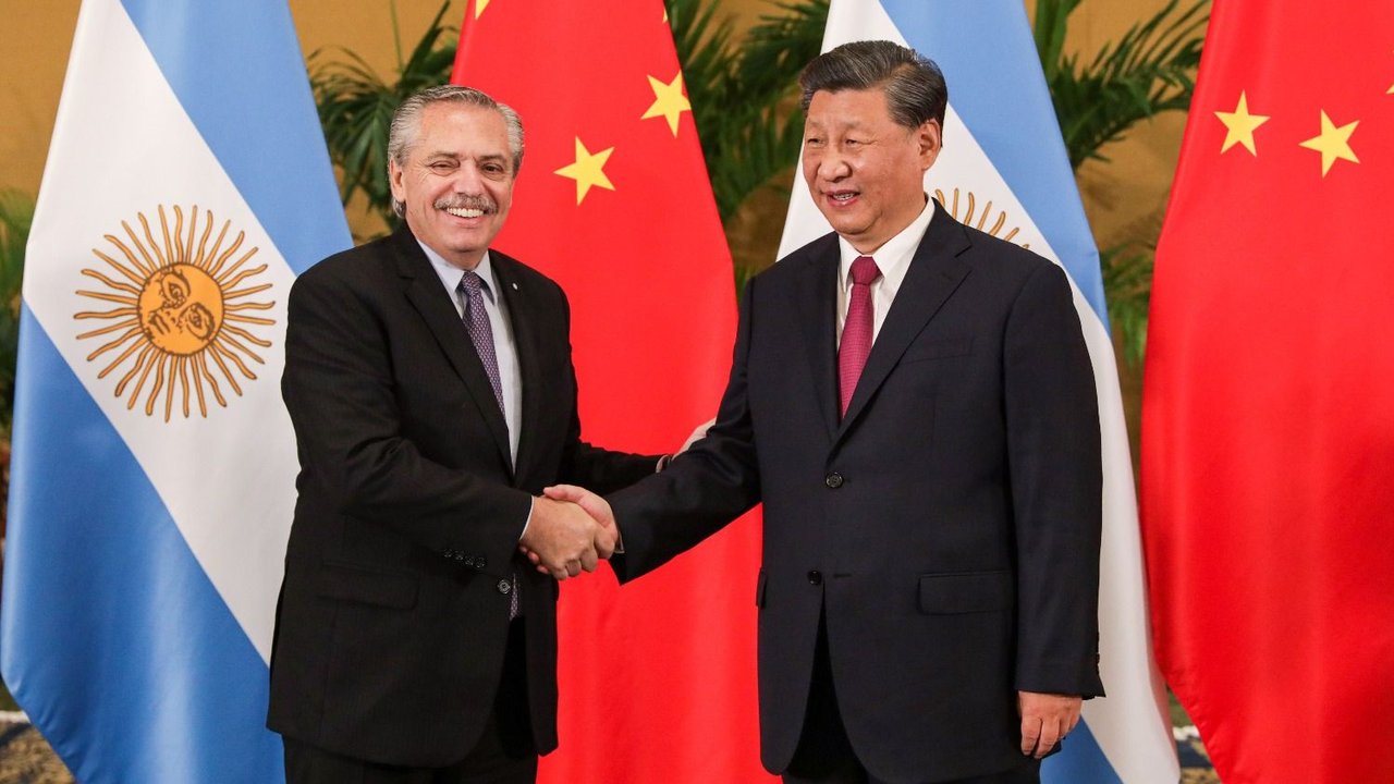 China amplió el uso del swap en 5.000 millones de dólares para reservas