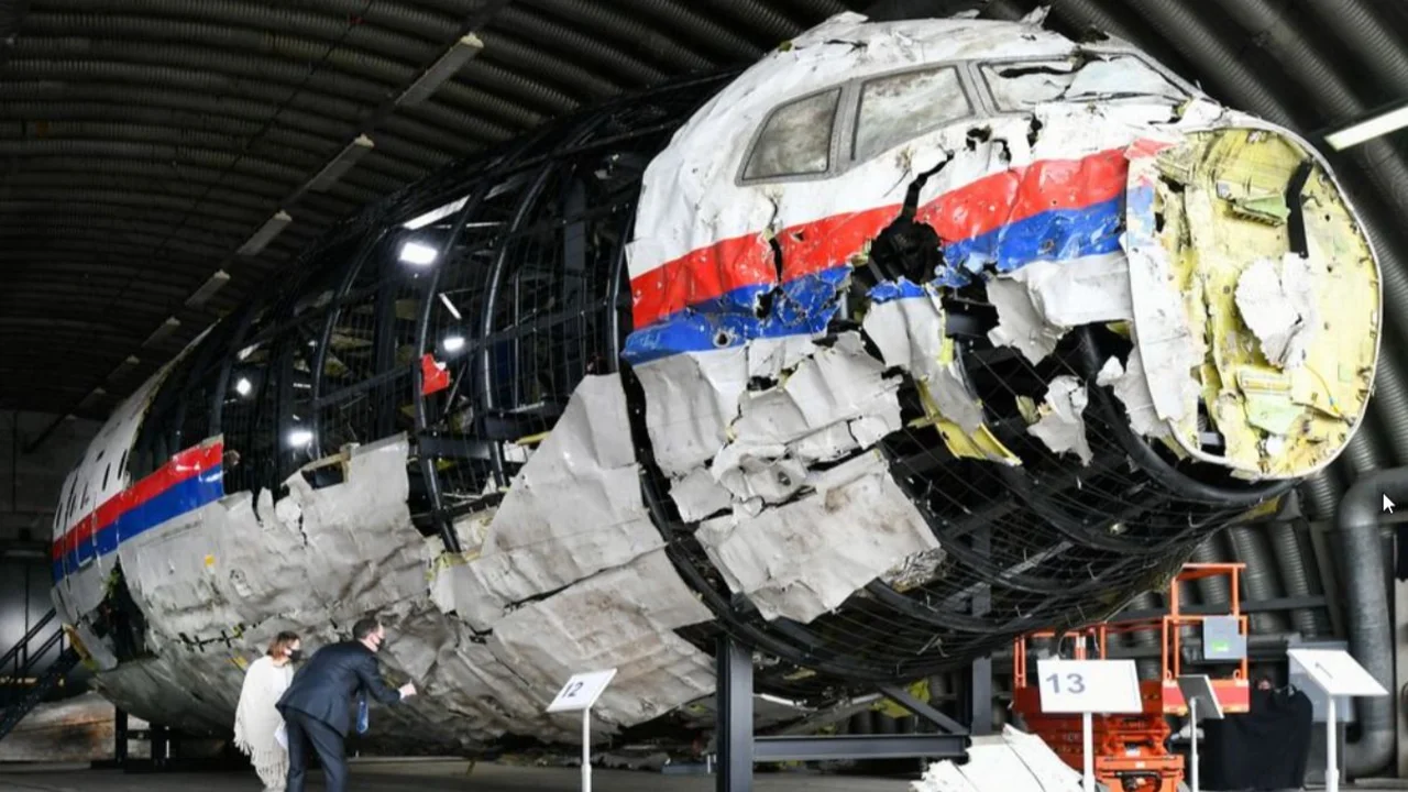 Cadena perpetua por el derribo de un avión civil de Malaysia Airlines en Ucrania en 2014