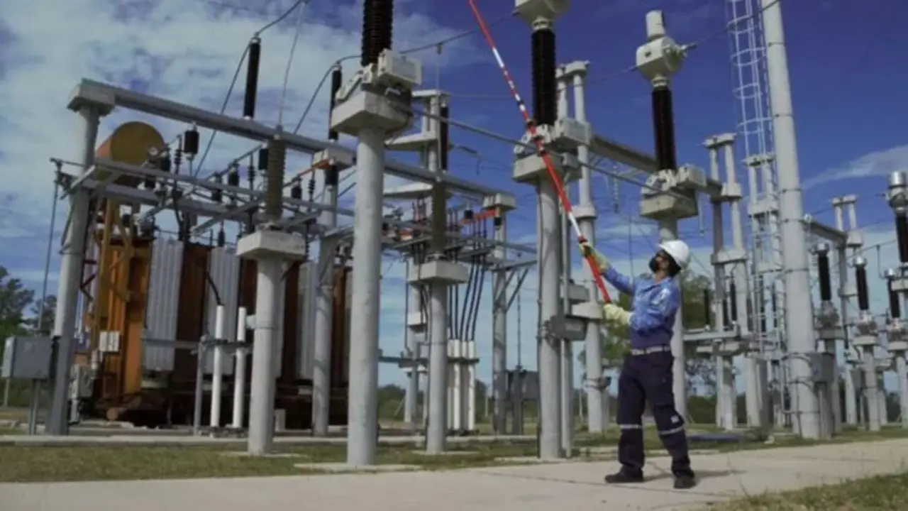 Provincia entregó millonarios préstamos a cooperativas de luz