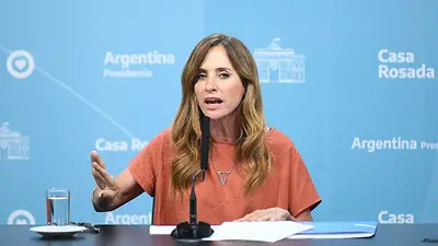 Tolosa Paz dijo que mesa política del FdT "tiene tres patas: Alberto, Cristina y Massa" Tolosa Paz dijo que mesa política del FdT "tiene tres patas: Alberto, Cristina y Massa"