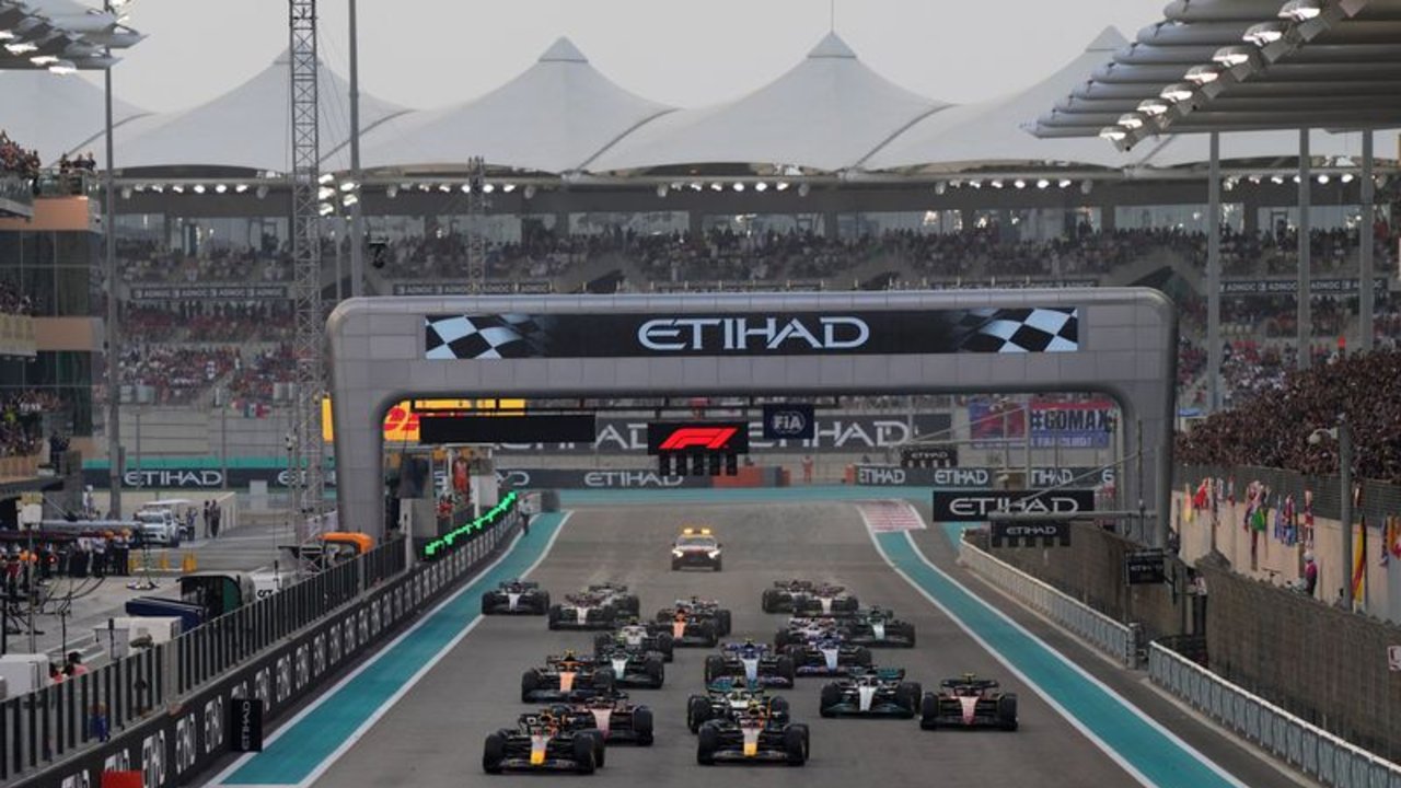 Verstappen gana el Gran Premio de Abu Dabi que cierra la temporada de la F1