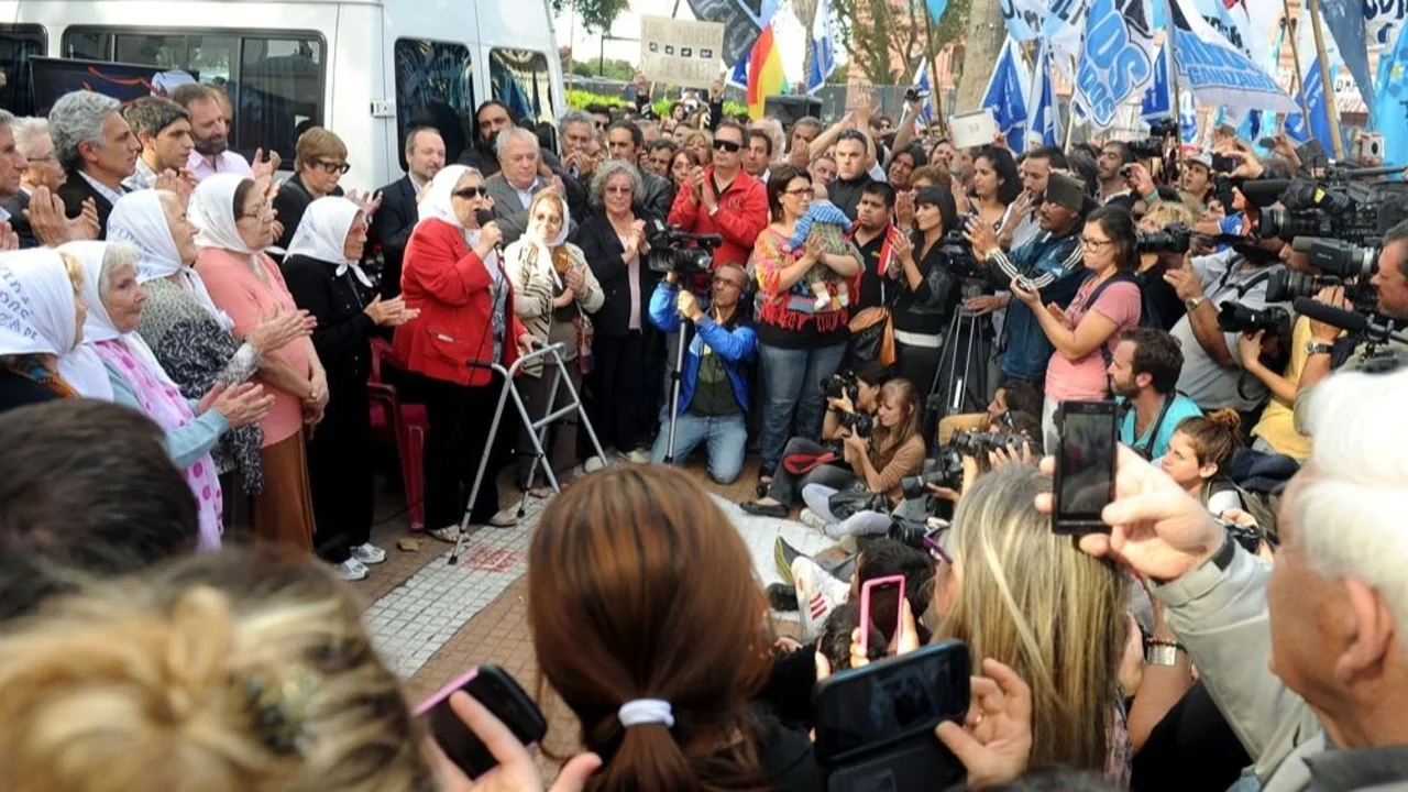 Convocan una ronda emblemática para despedir a Hebe de Bonafini en Plaza de Mayo 