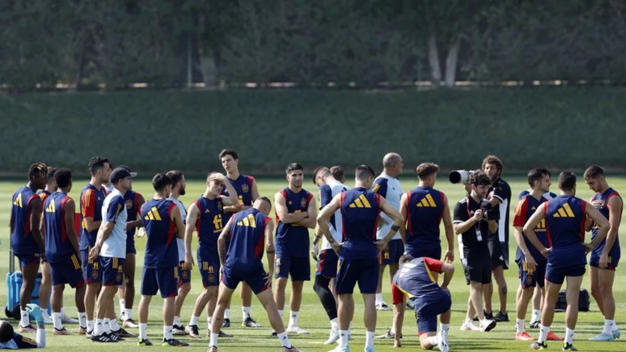 España se enfrenta a Costa Rica en una batalla generacional