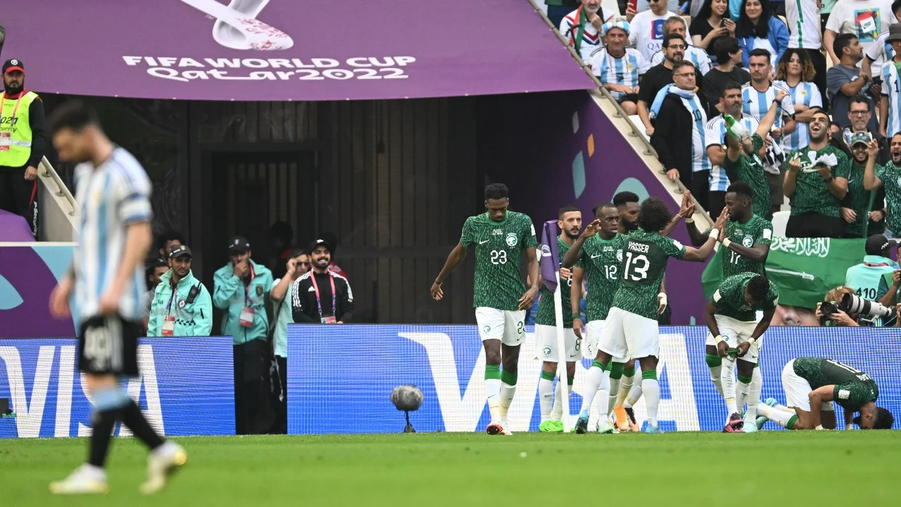 Dolor en Doha: Arabia Saudita sorprendió a Argentina que se quedó sin reacción 