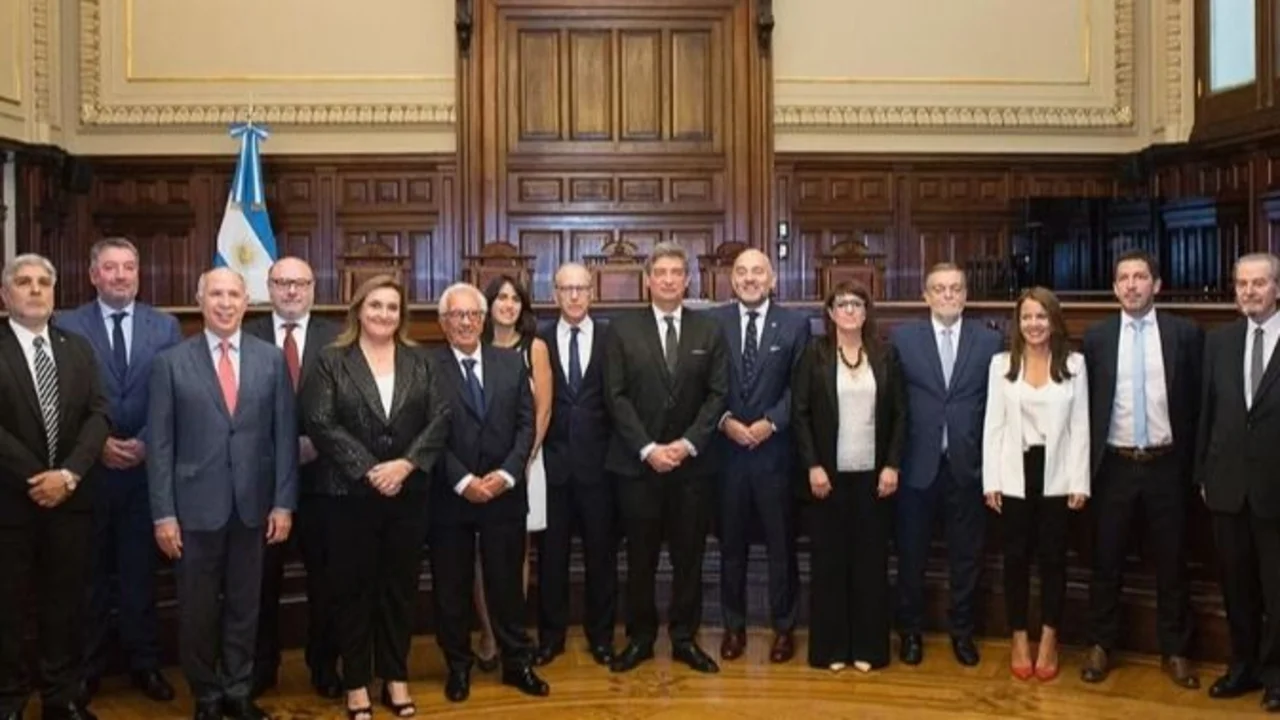 La Corte les tomó juramento a 11 consejeros y el jueves define la situación de Doñate