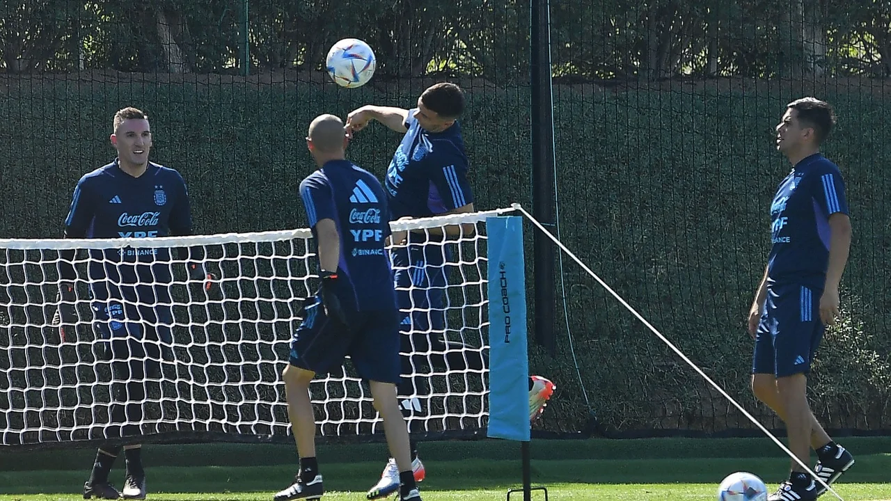 La Selección Argentina entrenó y se refugió en el hermetismo para el partido con México
