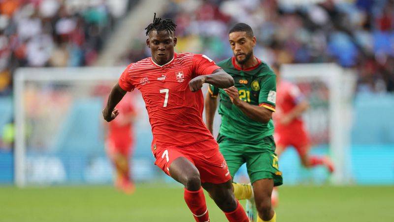 Embolo da a Suiza una victoria mínima ante Camerún en el Mundial