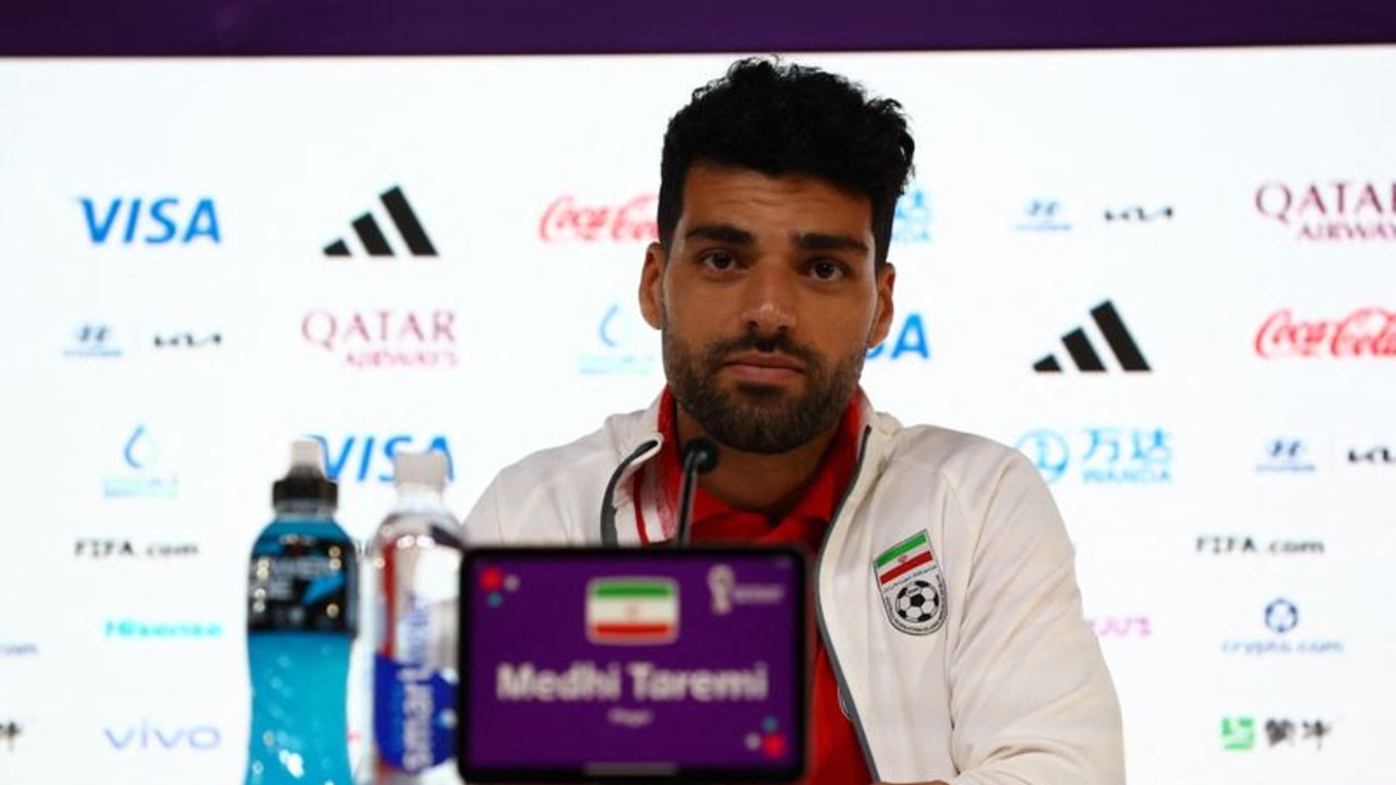Los futbolistas iraníes no están bajo presión tras negarse a cantar el himno, dice Taremi